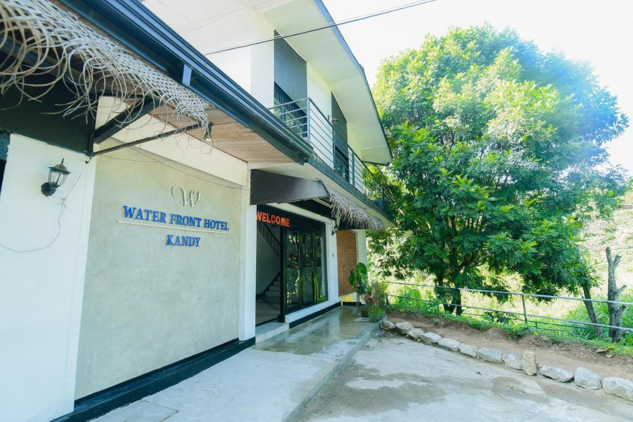Oyo 479 Water Front Hotel Kandy Exterior photo